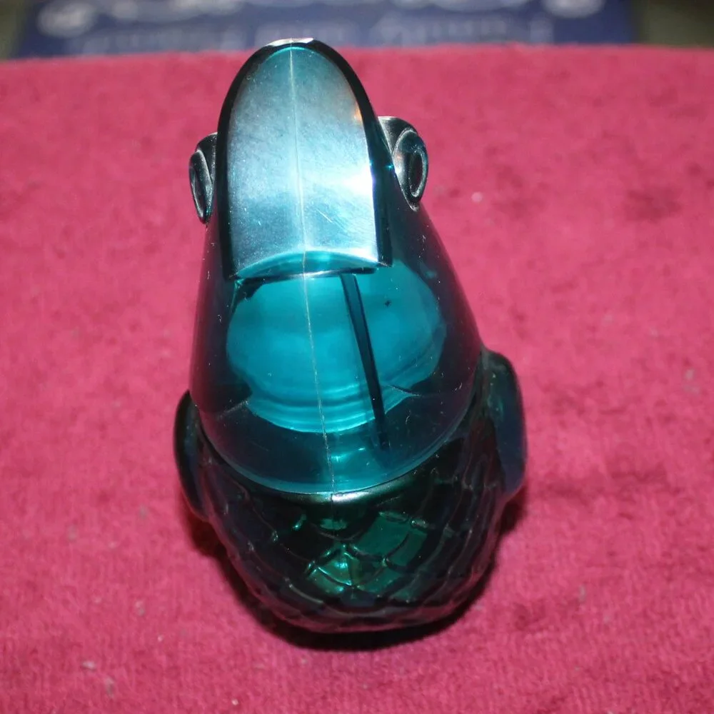 Vintage Avon Song of the Sea Imperial Garden Bath Pearls Container